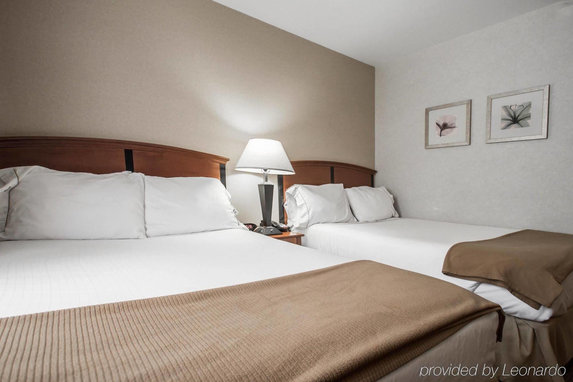 Red Lion Inn And Suites Brooklyn Nova Iorque Exterior foto